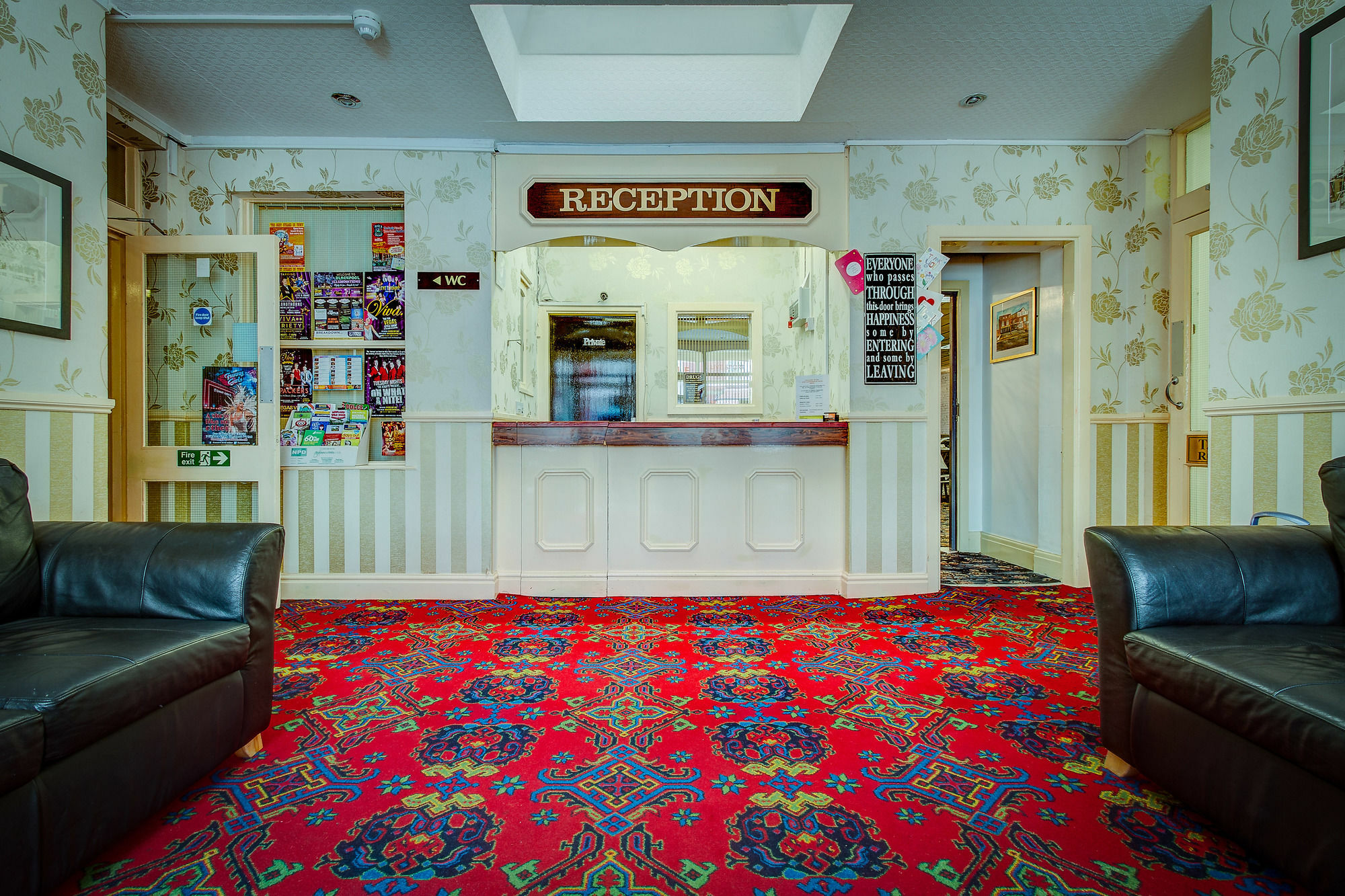 The Sandringham Court Hotel & Apartment-All Groups Welcome Blackpool Exteriör bild